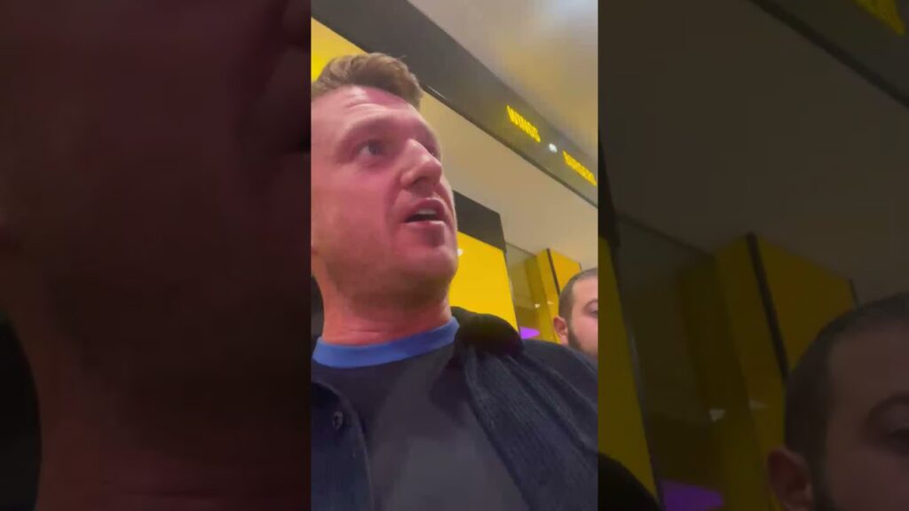 Wing Kingz Milton Keynes refuses service to Tommy and his kids