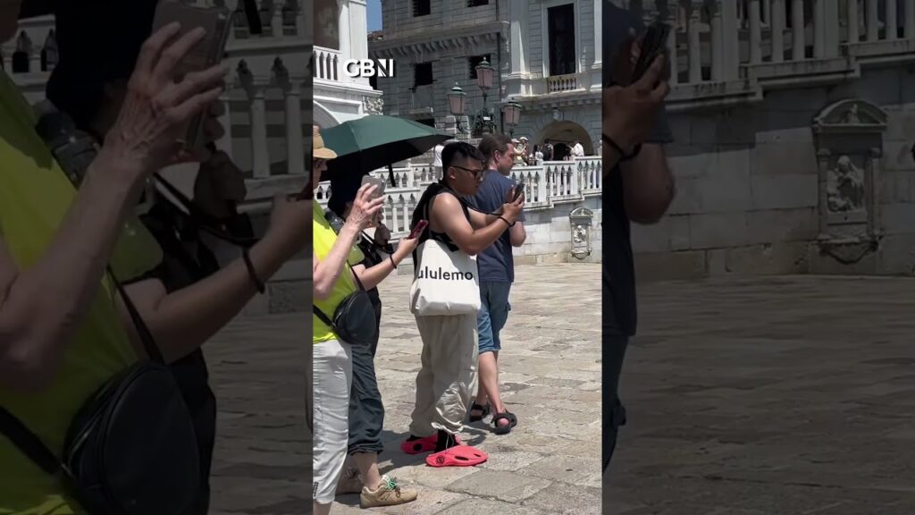 Jeff Bezos: New protests in Venice ahead of Amazon boss wedding